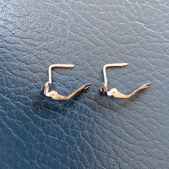 Tiny white gold with pink stone heart earrings - Picture 3 of 4